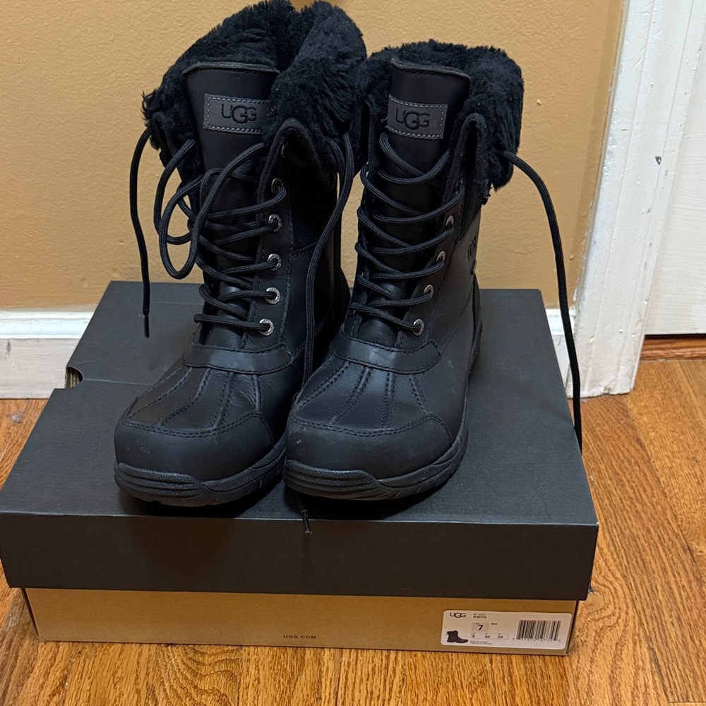 UGG Black Lace-Up Boots with Fur Lining